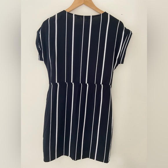 Vero Moda Black and White Stripe Dress Size XS - Picture 3 of 4